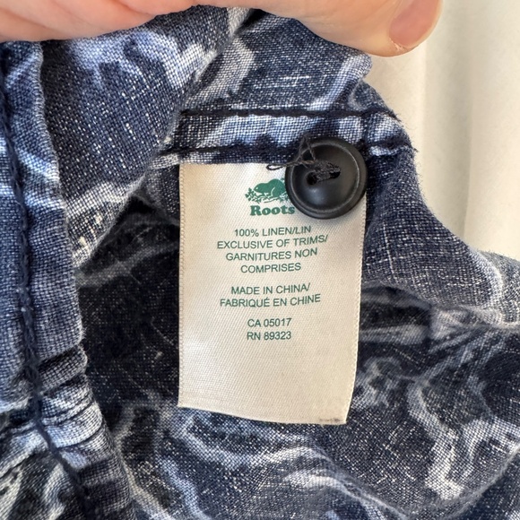 ROOTS‎ Men's M 100% Linen Allover Lakes Print Button Up Shirt Blue Summer Resort - Picture 8 of 13